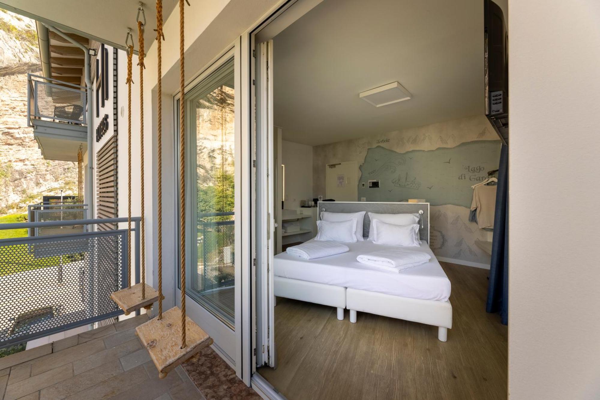 Hi Hotels Torbole - Pool & Spa トルボレ エクステリア 写真